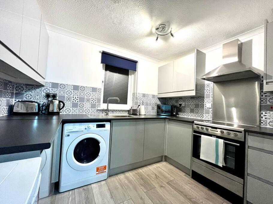 Fab Oxford City Centre Apartment Sleeps 6 With 외부 사진